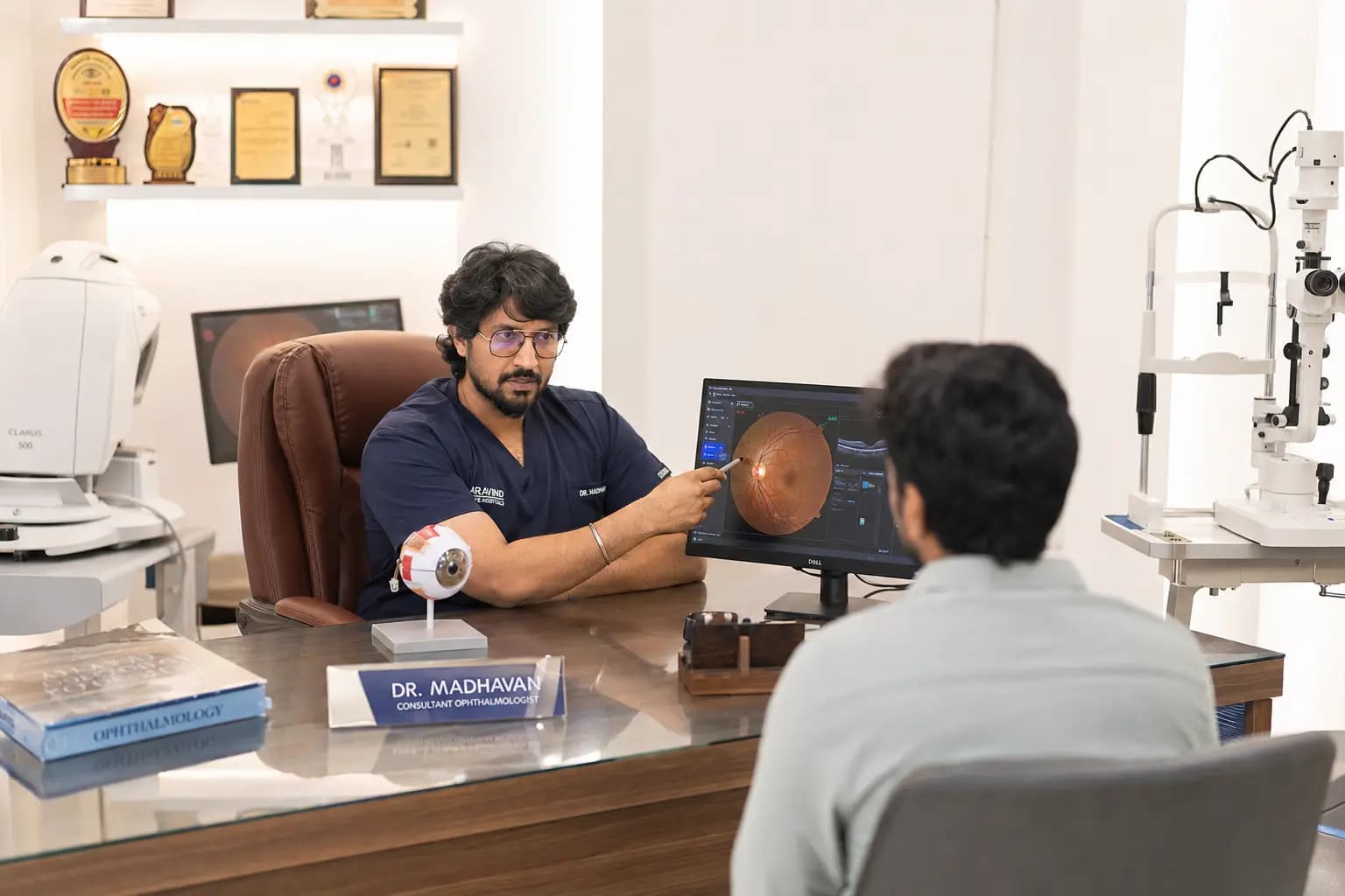 Retina Evaluation And Imaging Support visual representing diagnostics support at Aryan Eye Care